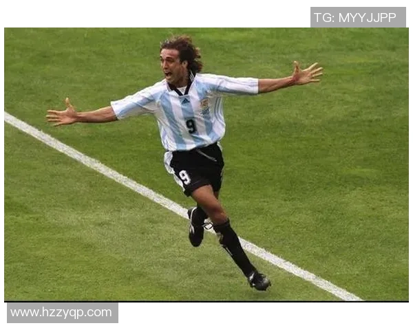 天下足球聚焦全球球星盘点 超越时代的传奇与新星齐聚一堂